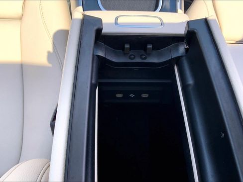 Used 2024 Mercedes-Benz GLB 250 4MATIC image 34