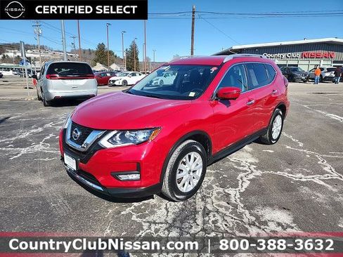Certified 2017 Nissan Rogue SV w/ SV Premium Package image 4