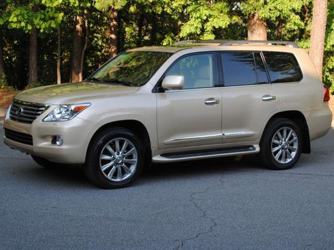 Used 2011 Lexus LX 570 4WD w/ Luxury Pkg image 9