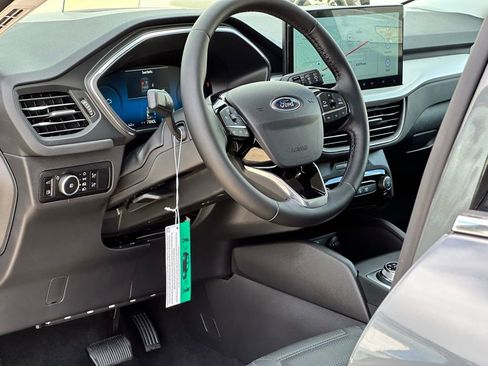 New 2024 Ford Escape SE w/ PHEV Premium Package image 10
