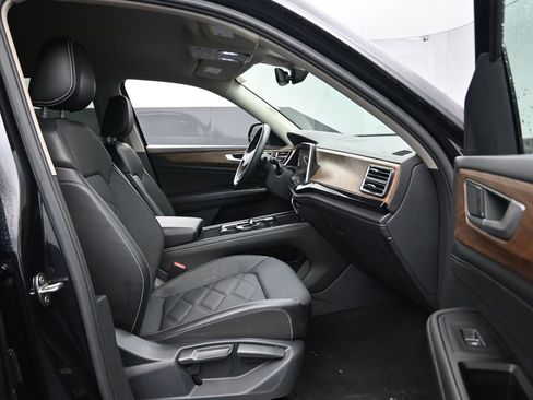 Used 2024 Volkswagen Atlas SE AWD/4WD image 27