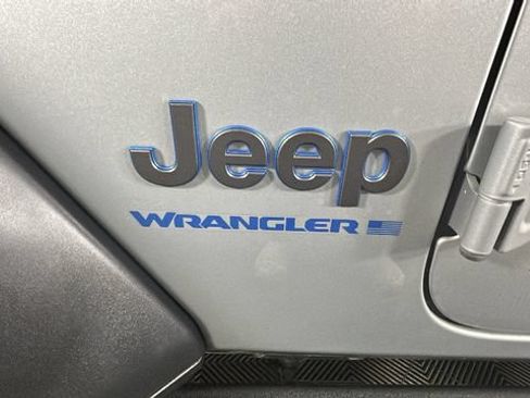 Used 2024 Jeep Wrangler Unlimited AWD/4WD image 9