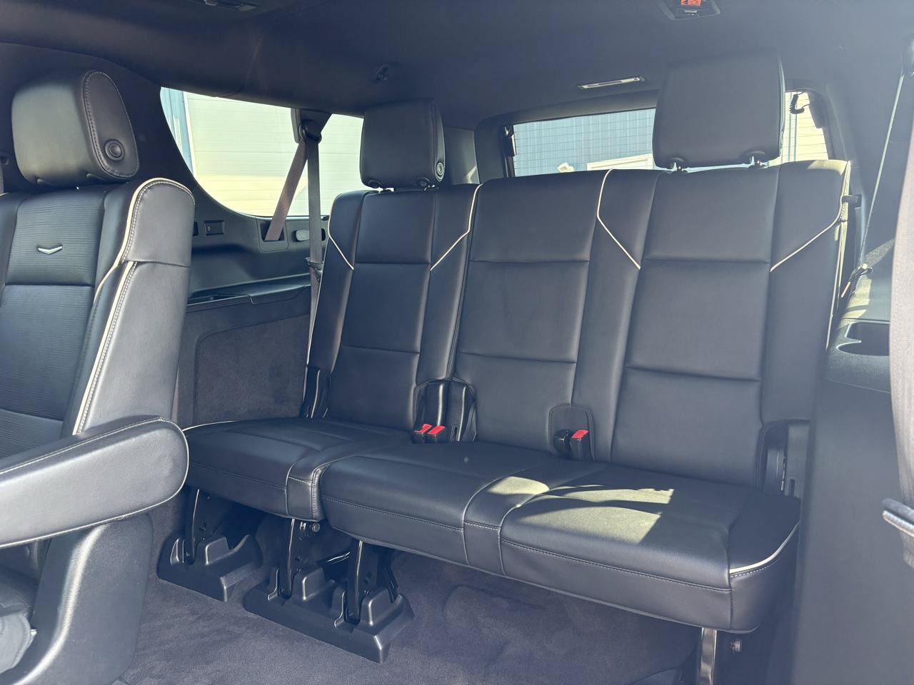 Used 2023 Cadillac Escalade ESV Premium Luxury w/ LPO, Radiant Package AWD/4WD image 24