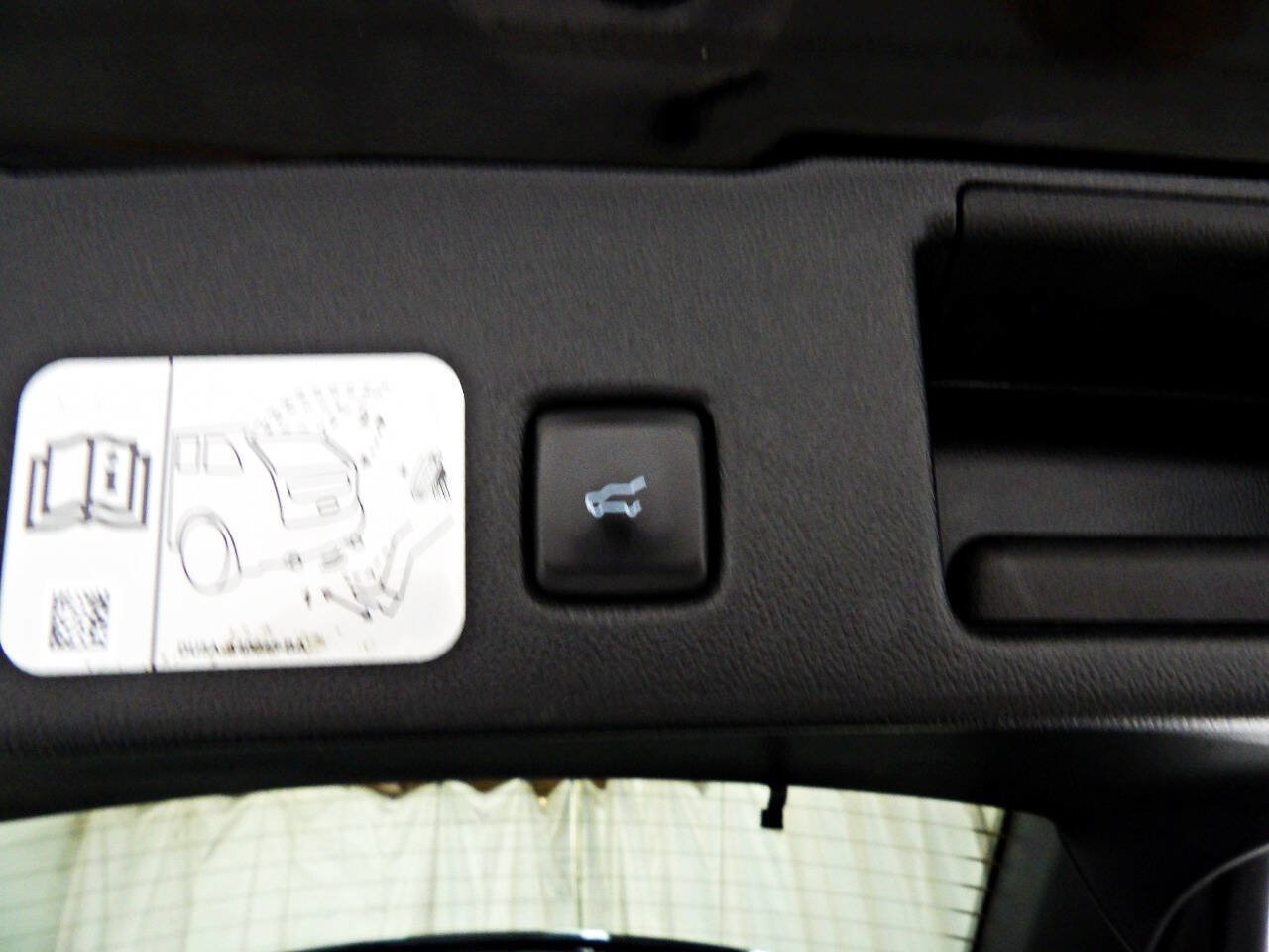 Used 2020 Ford Escape Titanium AWD/4WD image 14