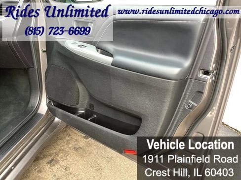 Used 2016 Toyota Sienna SE w/ SE Preferred Package FWD image 30