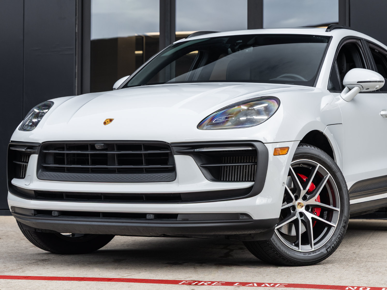 Used 2022 Porsche Macan S AWD/4WD image 7