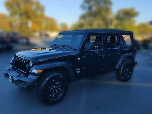 Used 2018 Jeep Wrangler Unlimited Sport image 3