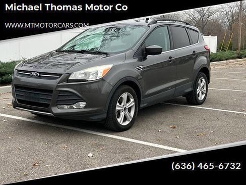 Used 2015 Ford Escape SE w/ Equipment Group 201A image 1