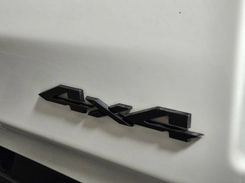 Used 2023 RAM 1500 Laramie AWD/4WD image 3