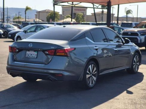 Used 2021 Nissan Altima 2.5 SL FWD image 5