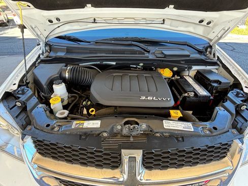 Used 2016 Dodge Grand Caravan American Value Package w/ UConnect Hands-Free Group FWD image 34