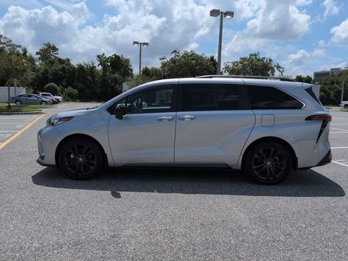 Certified 2024 Toyota Sienna XSE FWD image 7