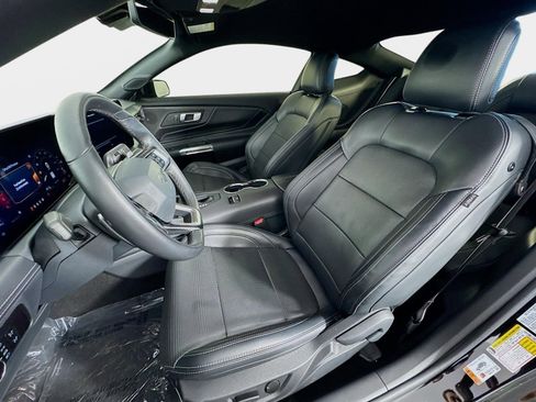 Used 2025 Ford Mustang GT Premium image 12