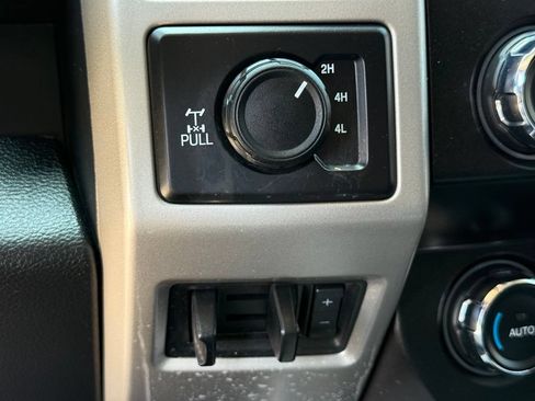 Used 2021 Ford F250 Lariat w/ Lariat Value Package AWD/4WD image 14