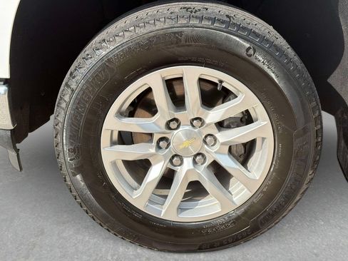 Used 2020 Chevrolet Silverado 1500 LTZ AWD/4WD image 12
