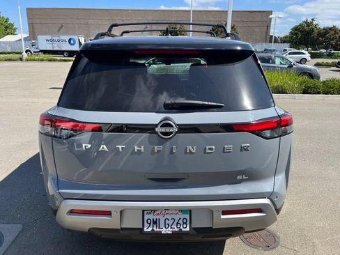 Used 2024 Nissan Pathfinder SL FWD image 6