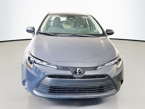 Used 2025 Toyota Corolla LE FWD image 2