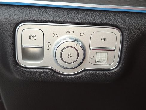 Used 2020 Mercedes-Benz GLE 350 4MATIC w/ Premium Package image 25