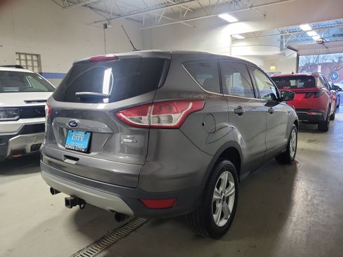 Used 2013 Ford Escape SE w/ Class II Trailer Tow Pkg image 4