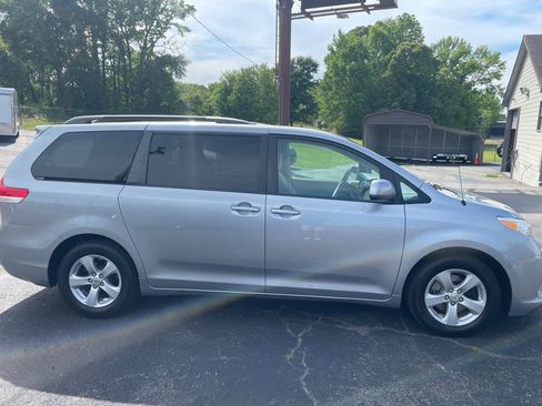 Used 2013 Toyota Sienna LE FWD image 7