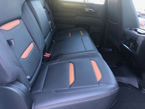 Used 2025 GMC Sierra 2500 AT4 w/ AT4 Premium Plus Package image 28