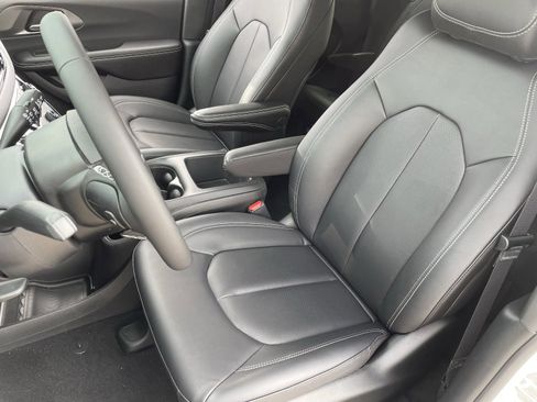 New 2026 Chrysler Voyager LX image 21