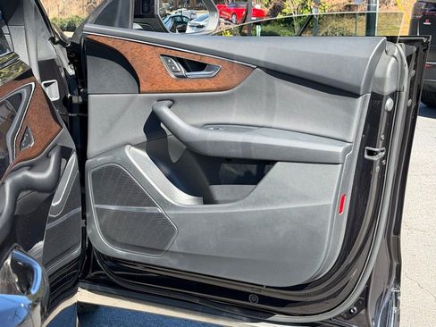 Used 2019 Audi Q8 Premium Plus w/ Premium Plus image 36