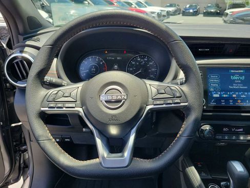 Used 2023 Nissan Kicks SR FWD image 19
