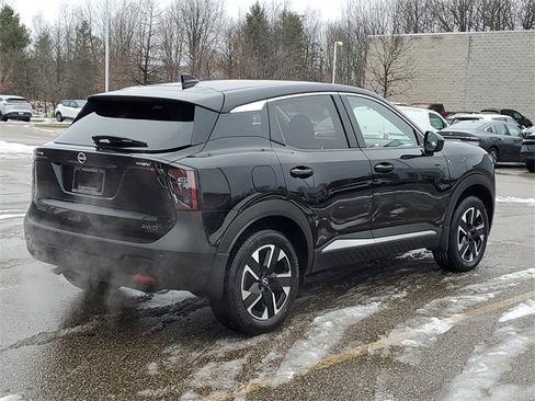 Certified 2025 Nissan Kicks SV image 4