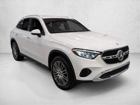 Used 2026 Mercedes-Benz GLC 300 image 3