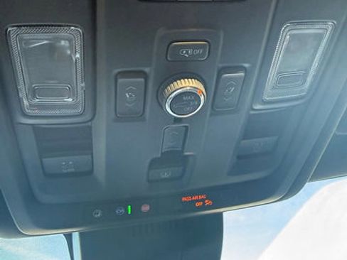 Used 2023 Chevrolet Suburban RST w/ Luxury Package image 39