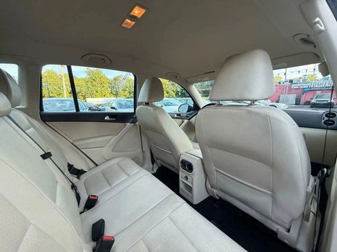 Used 2017 Volkswagen Tiguan S image 50