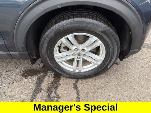 Used 2022 Ford Explorer XLT image 45