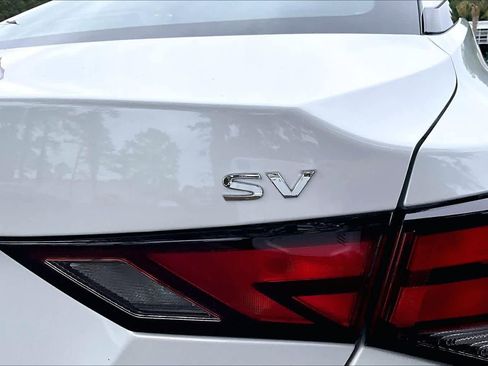 Used 2023 Nissan Sentra SV w/ All-Weather Package FWD image 10