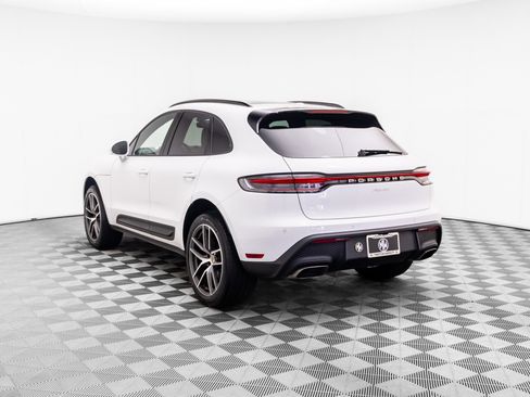 Certified 2026 Porsche Macan AWD/4WD image 3