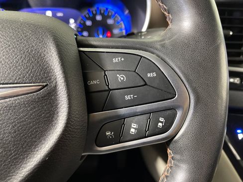Used 2019 Chrysler Pacifica Touring-L Plus w/ Advanced Safetytec Group FWD image 29