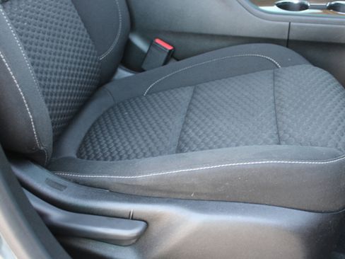 Used 2019 GMC Acadia SLE FWD image 19