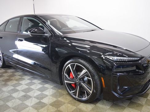 New 2025 Audi S6 e-tron Premium Plus image 2