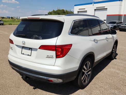 Used 2017 Honda Pilot Elite image 4