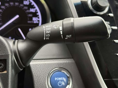Used 2018 Toyota Camry SE FWD image 19