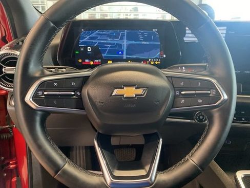 Used 2025 Chevrolet Equinox LT AWD/4WD image 12
