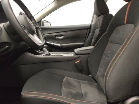 Used 2025 Nissan Sentra SR FWD image 17