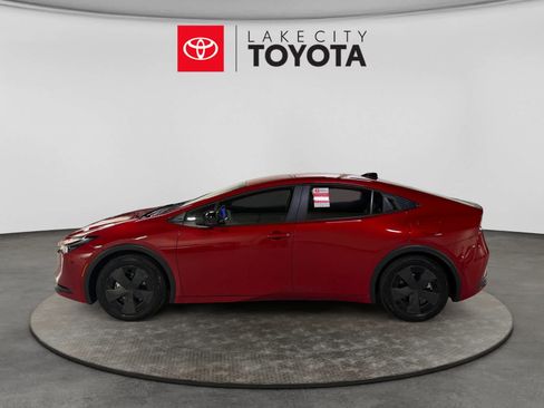 New 2026 Toyota Prius Plug-In Hybrid FWD image 3