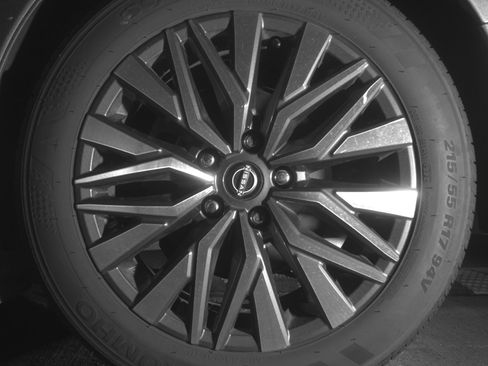 Used 2025 Nissan Altima 2.5 SV image 14