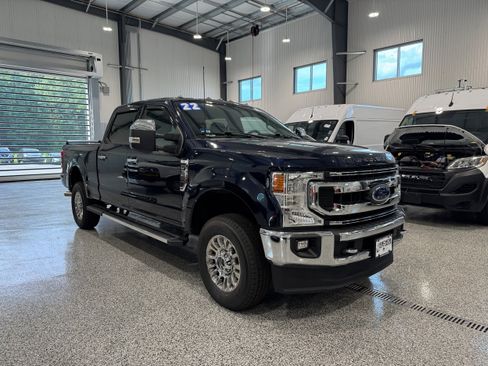 Used 2022 Ford F350 XLT w/ XLT Premium Package AWD/4WD image 3