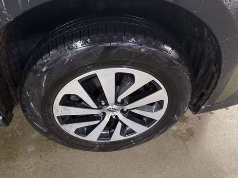 Used 2024 Subaru Outback Premium w/ Popular Package #1A image 5