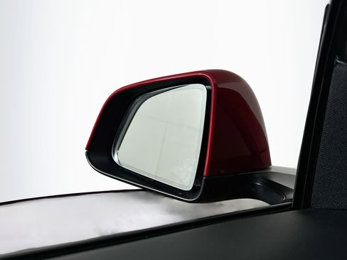 Used 2021 Tesla Model Y Long Range image 16