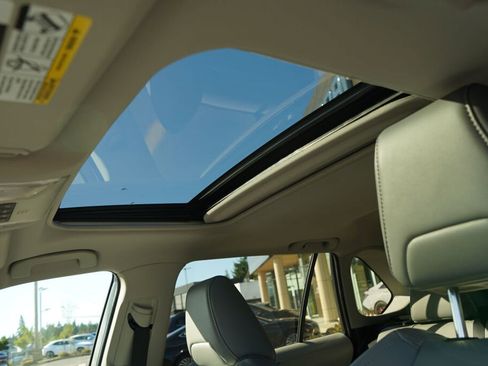 Used 2022 Toyota RAV4 XLE Premium image 25