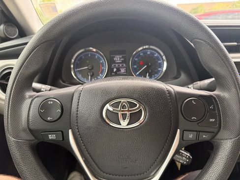 Used 2017 Toyota Corolla LE w/ Carpet Mat Package (TMS) FWD image 24