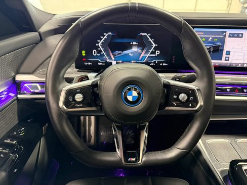 Used 2024 BMW i7 xDrive60 AWD/4WD image 9